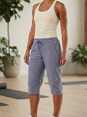 Lululemon Dance Studio Mid-Rise Crop Pants Grey Size 6 Unlined